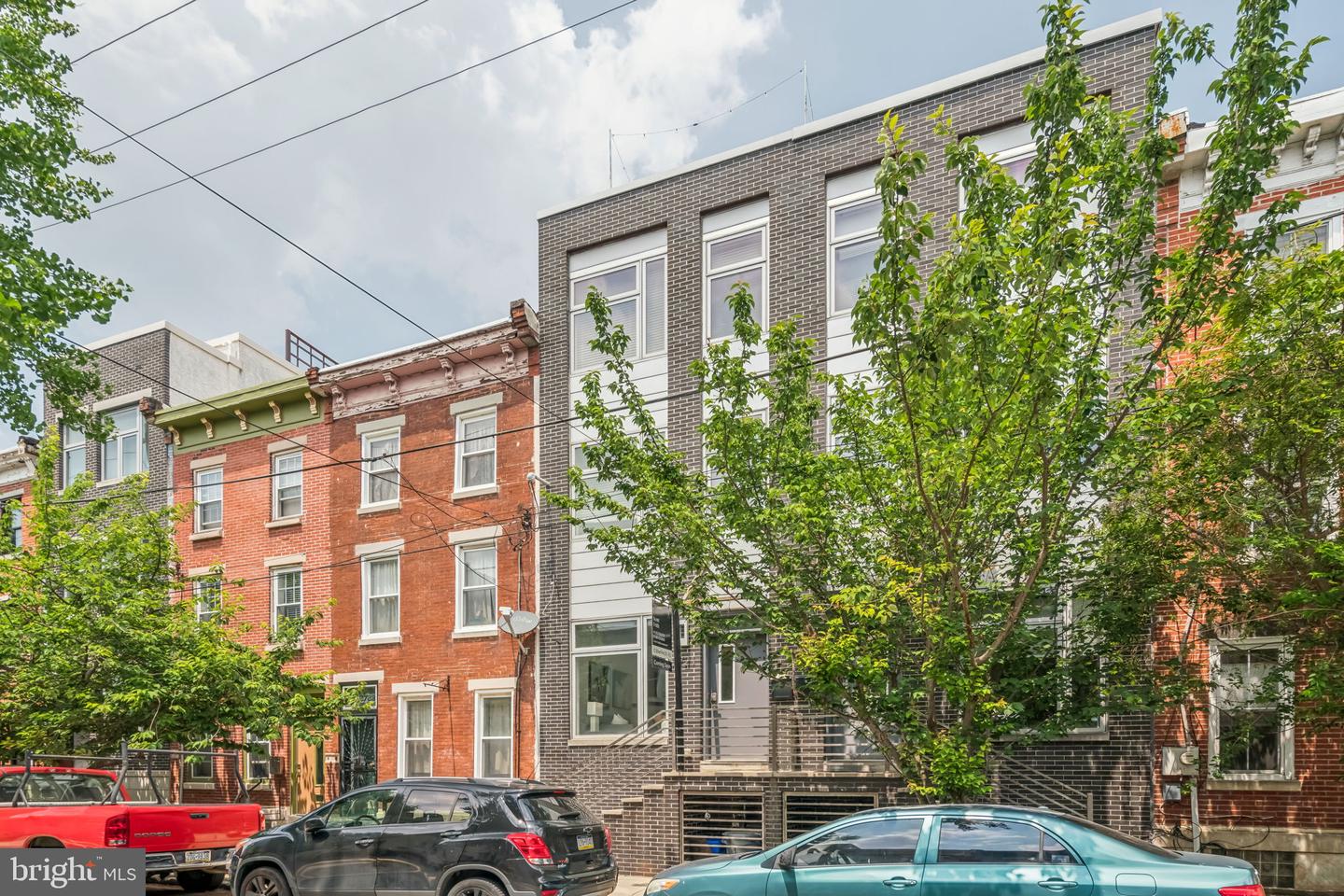 2721 Cambridge St Property Photo 41