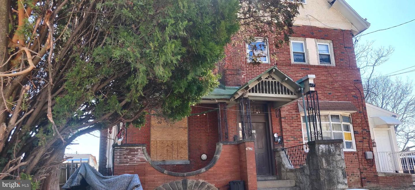 4925 Penn St Property Photo 1