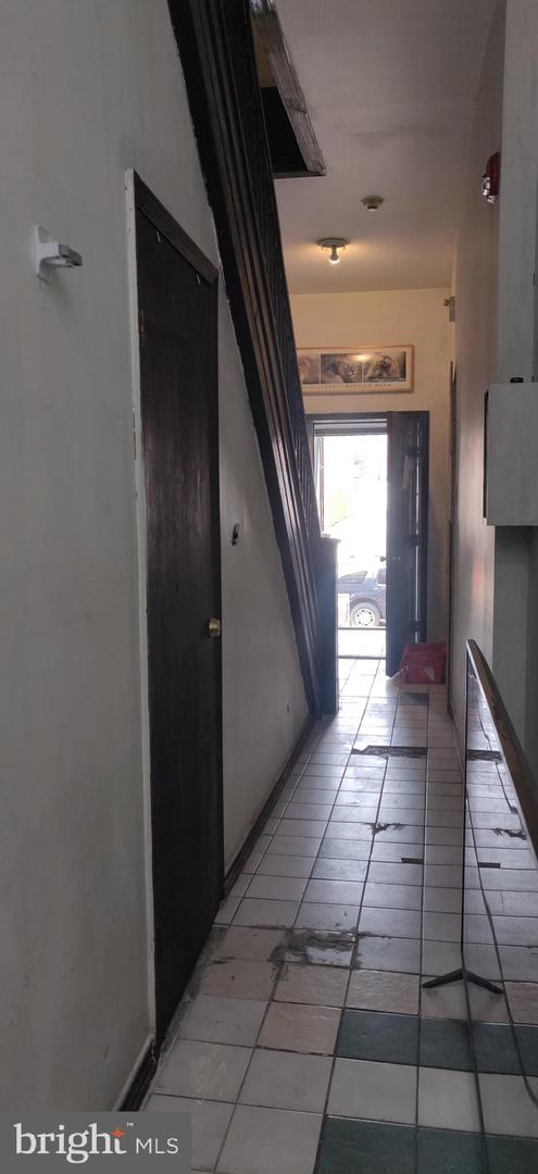 4925 Penn St Property Photo 4