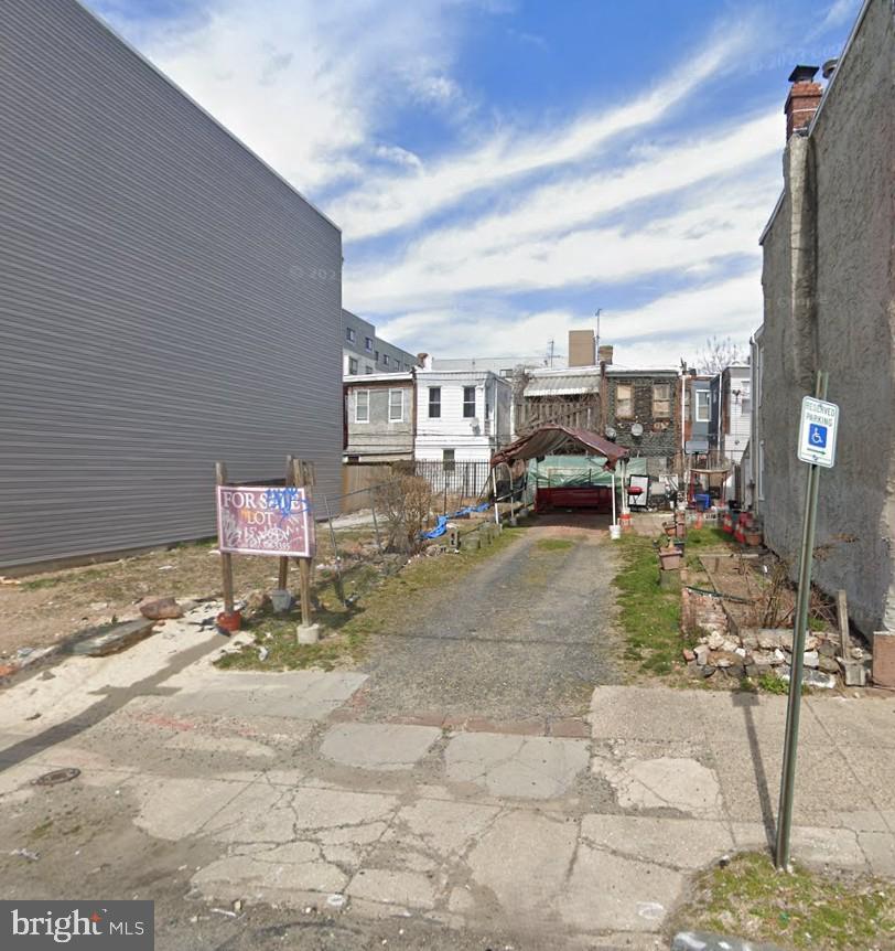 1341 W York St Property Photo 1
