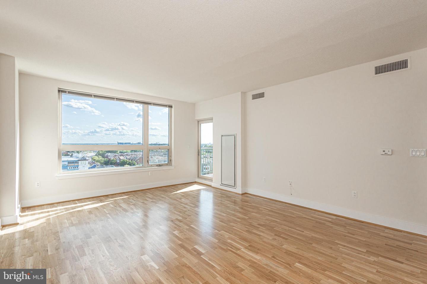 717 S CHRIS COLUMBUS BLVD #PH7 Property Photo 1