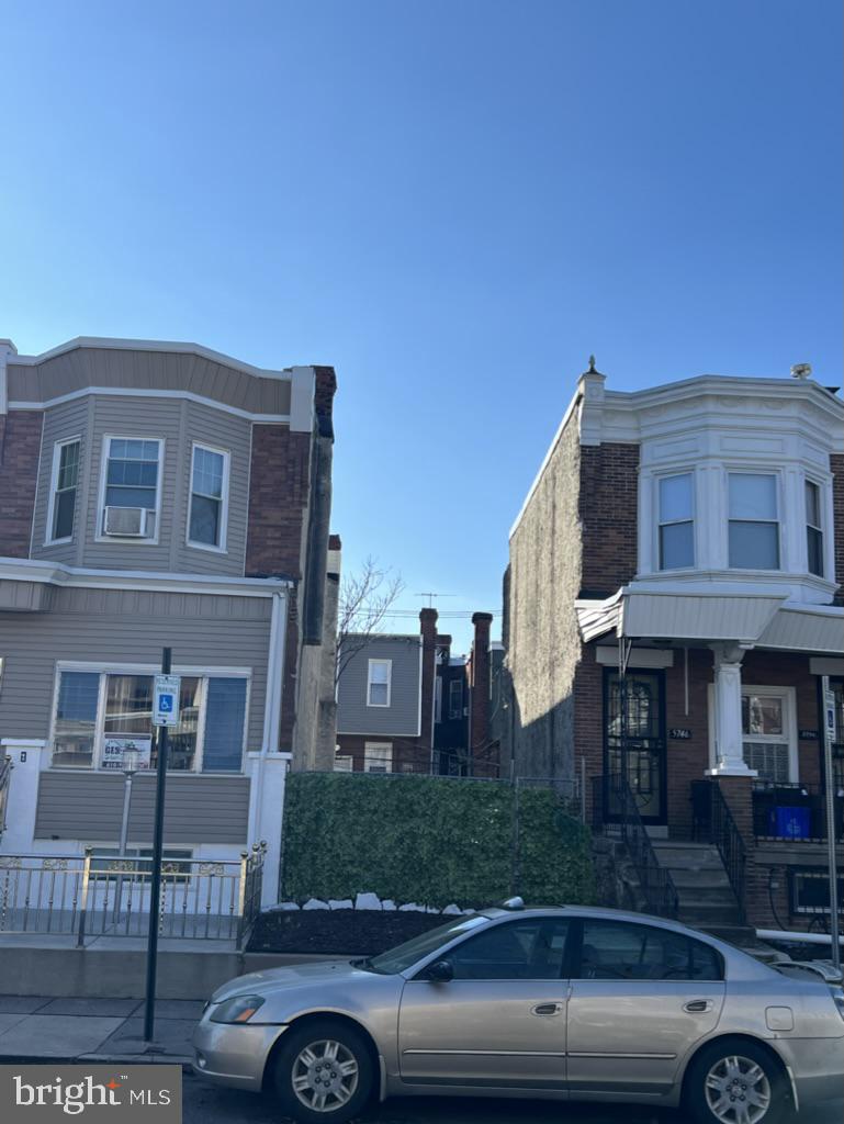 5648 Pine St Property Photo 1