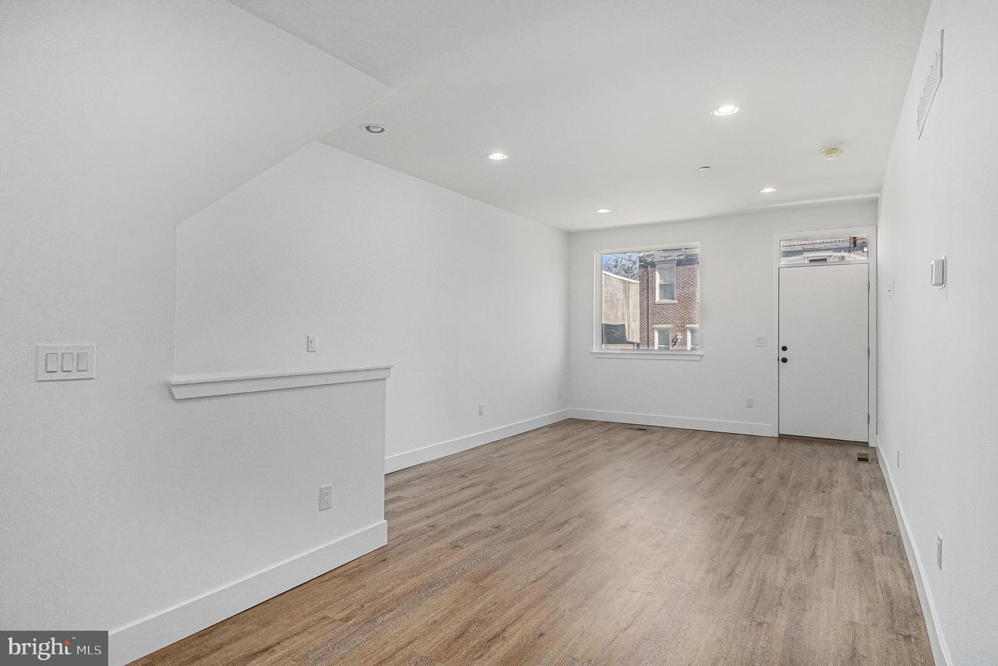 1914 E Somerset E Property Photo 17