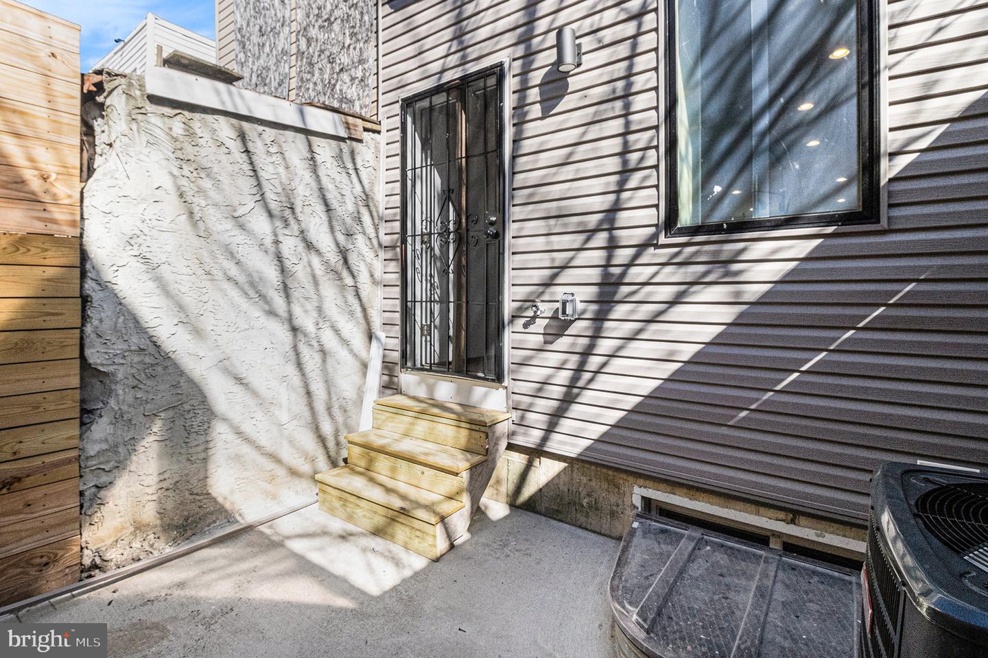 1914 E Somerset E Property Photo 26