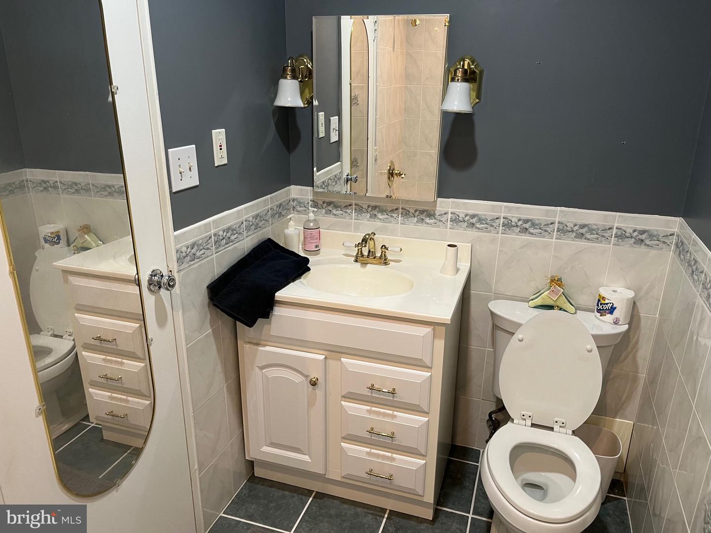 45301 Delaire Landing Rd #301 Property Photo 6