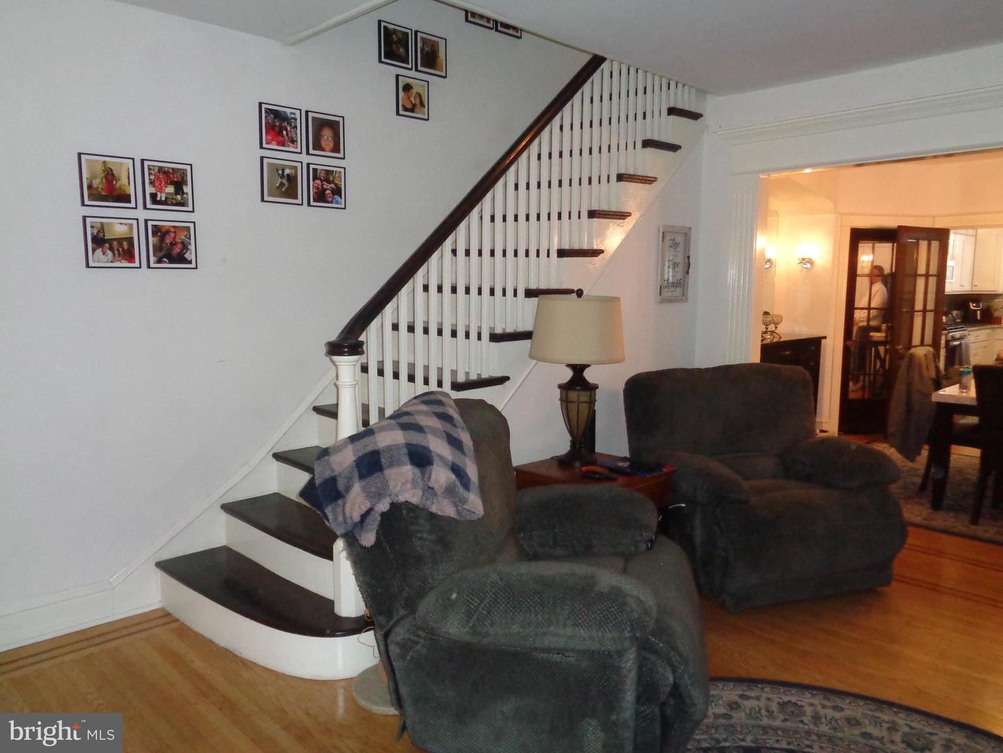 7172 Cottage St Property Photo 3