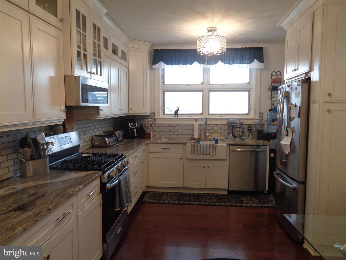 7172 Cottage St Property Photo 11
