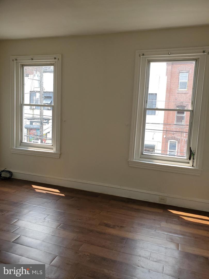 2727 N 5th St #2nd & 3rd Fl Property Photo