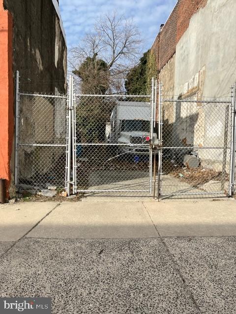 770 N BROOKLYN ST Property Photo 1