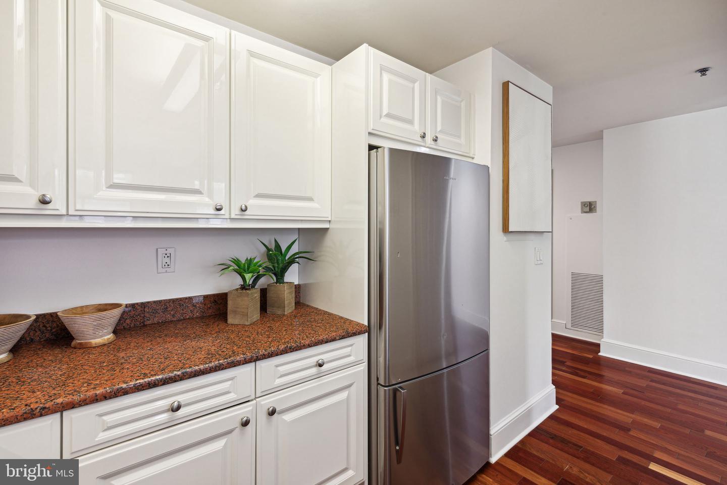 1500 Chestnut St #8h Property Photo 2
