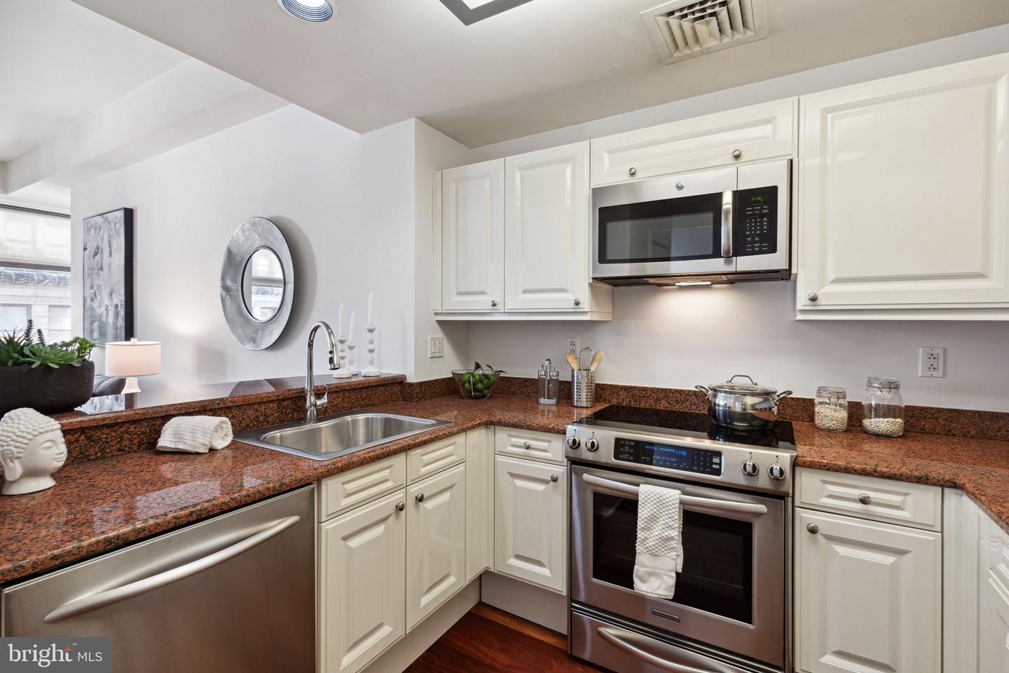1500 Chestnut St #8h Property Photo 8