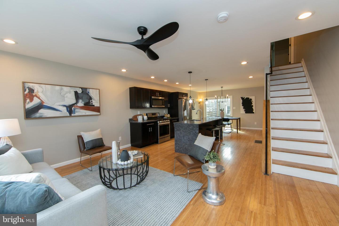 2537 Salmon St Property Photo 5