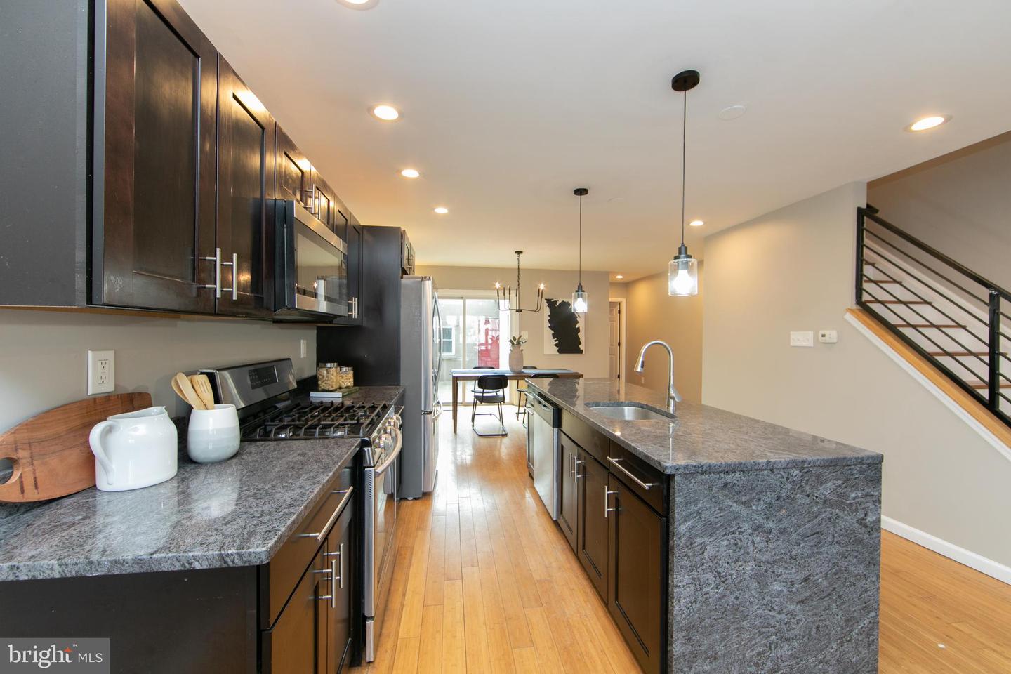 2537 Salmon St Property Photo 7