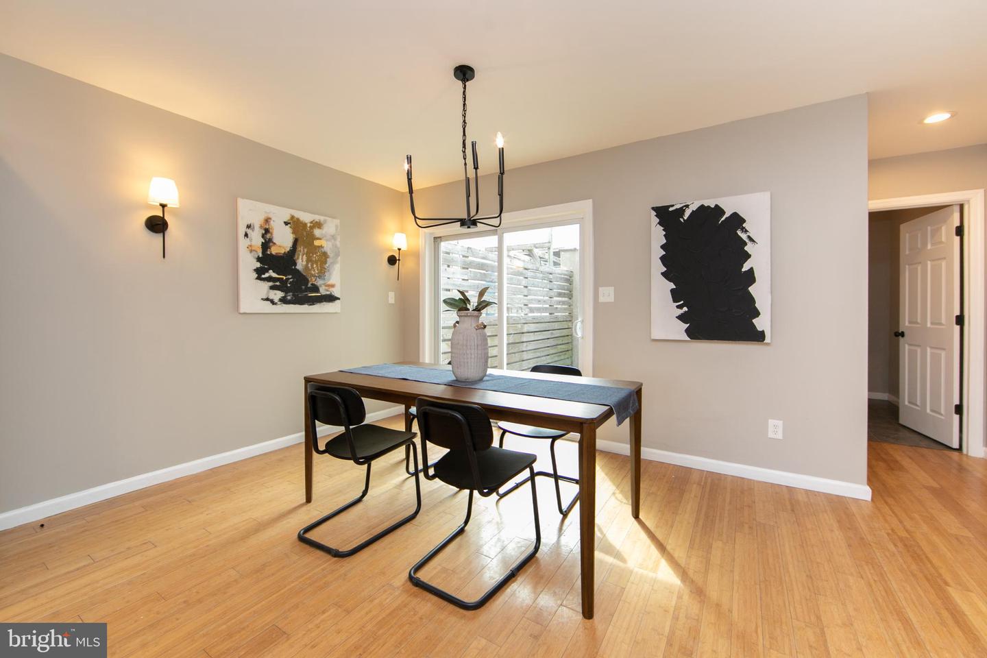 2537 Salmon St Property Photo 11