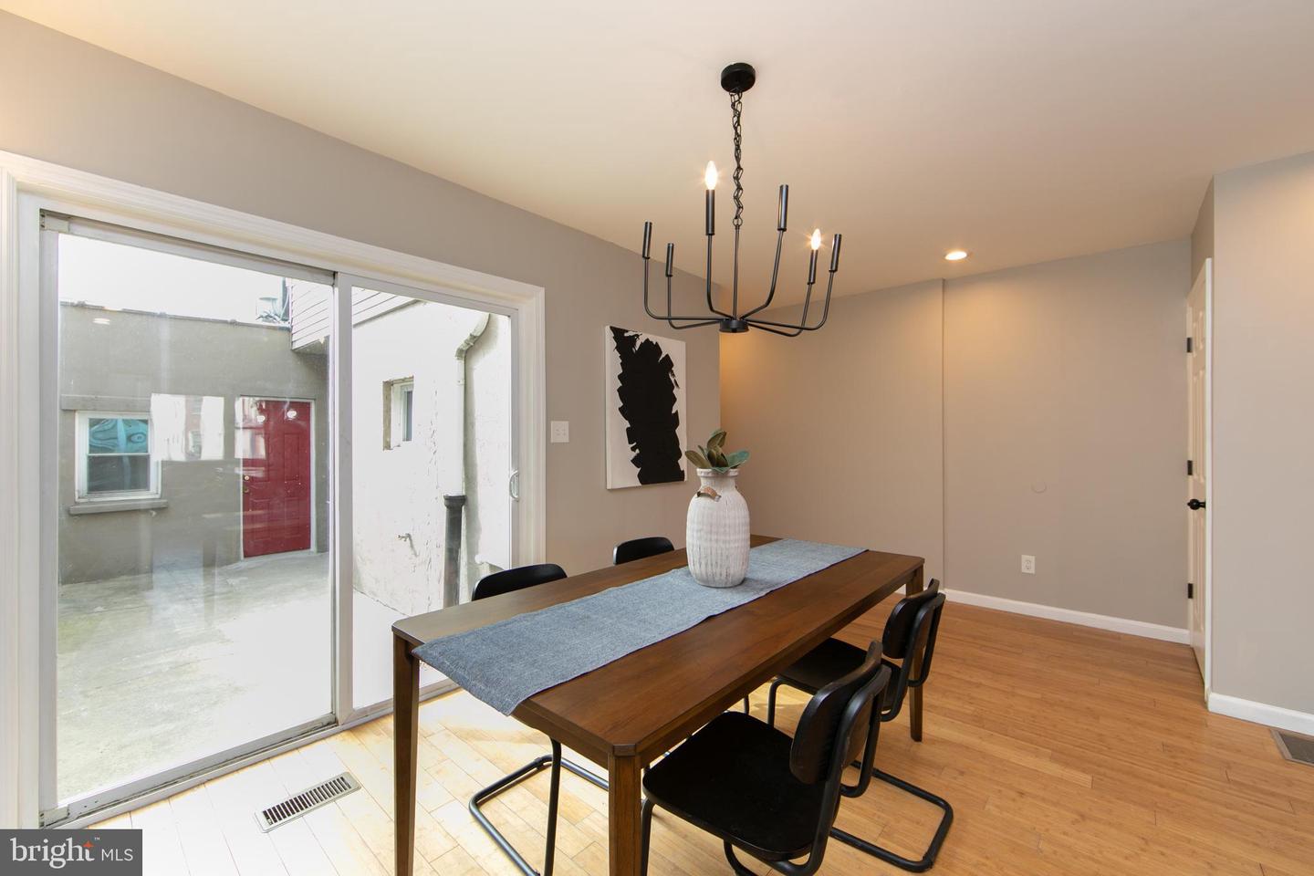 2537 Salmon St Property Photo 12