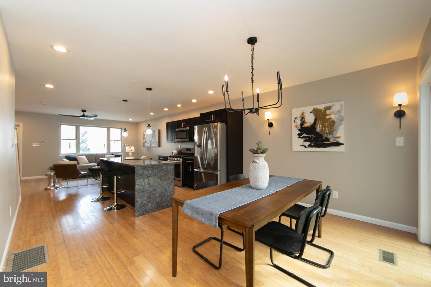 2537 Salmon St Property Photo 13