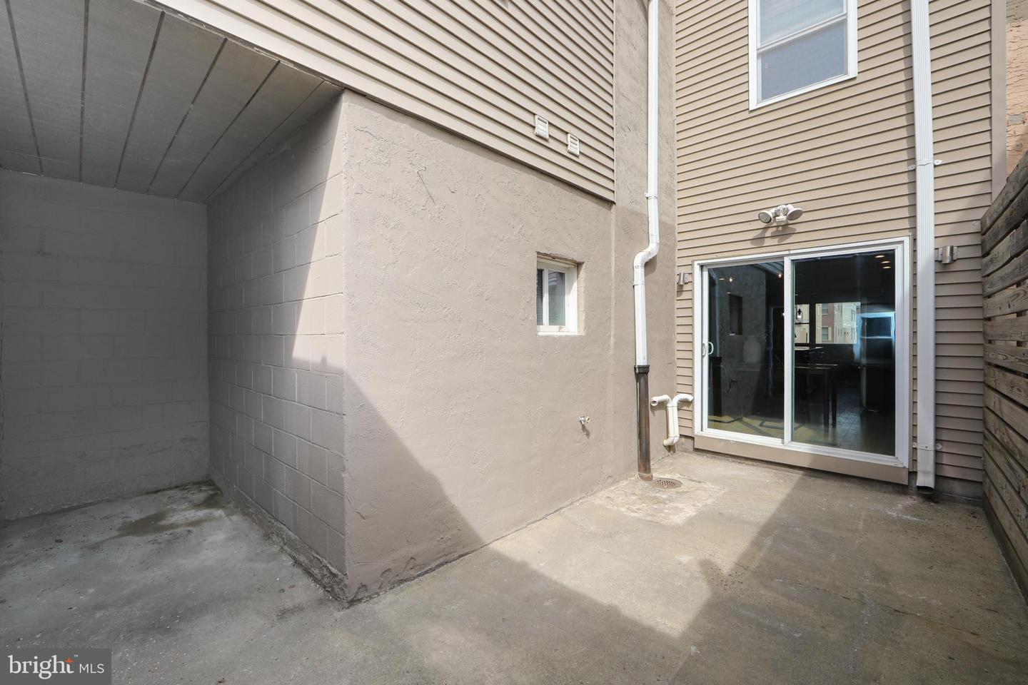 2537 Salmon St Property Photo 16