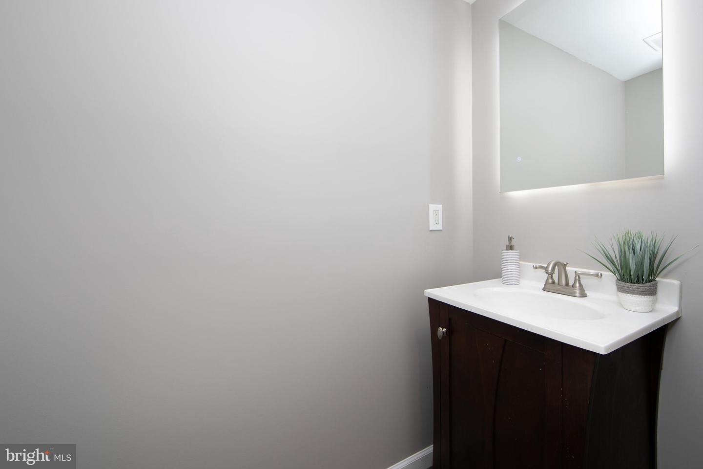 2537 Salmon St Property Photo 22