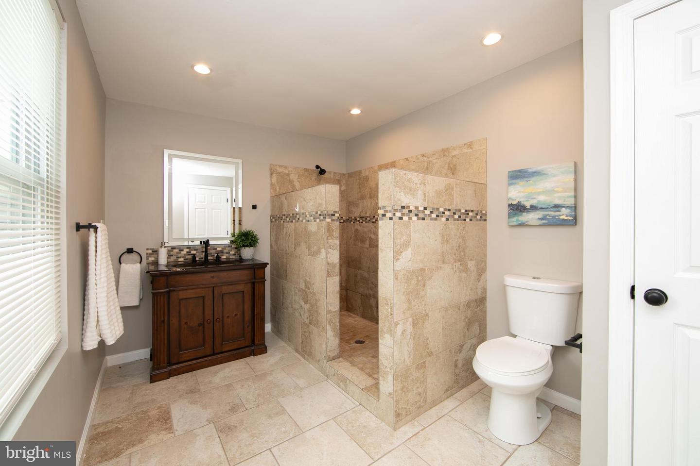 2537 Salmon St Property Photo 27