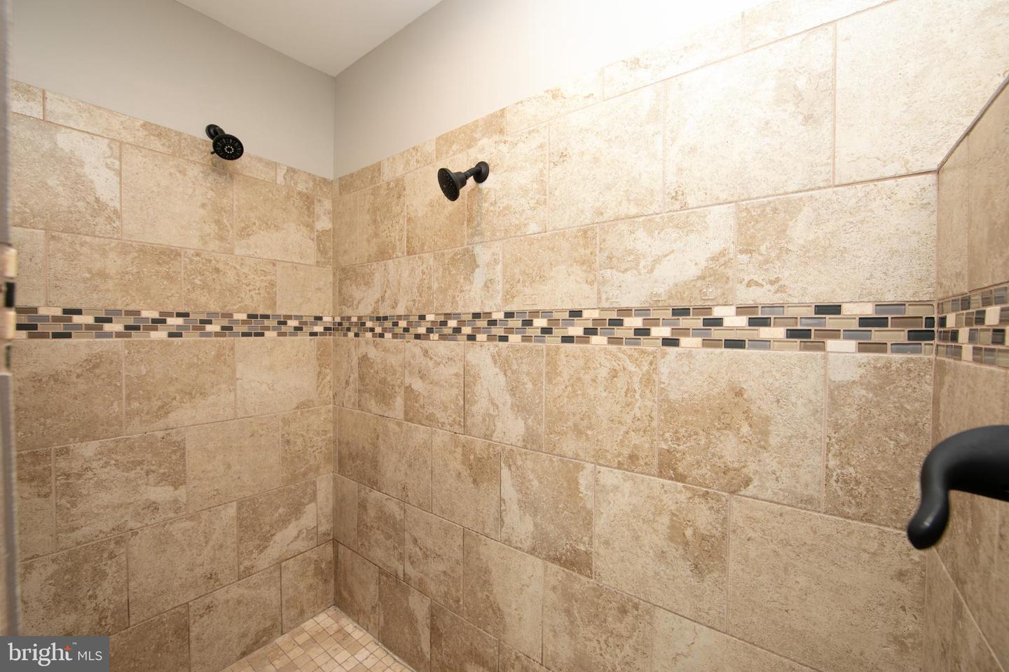 2537 Salmon St Property Photo 29