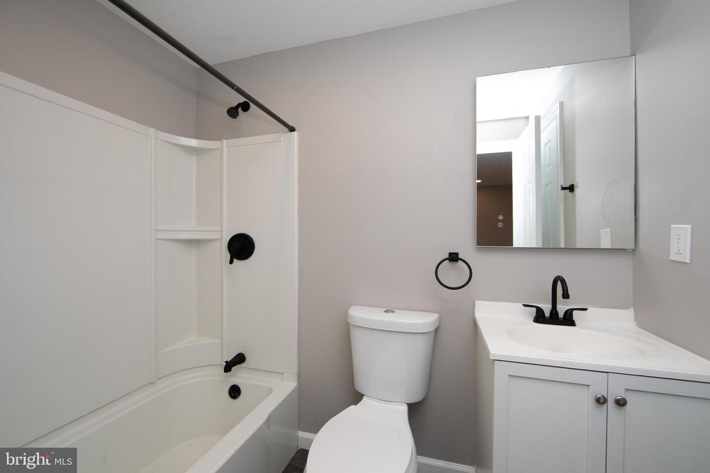 2537 Salmon St Property Photo 35