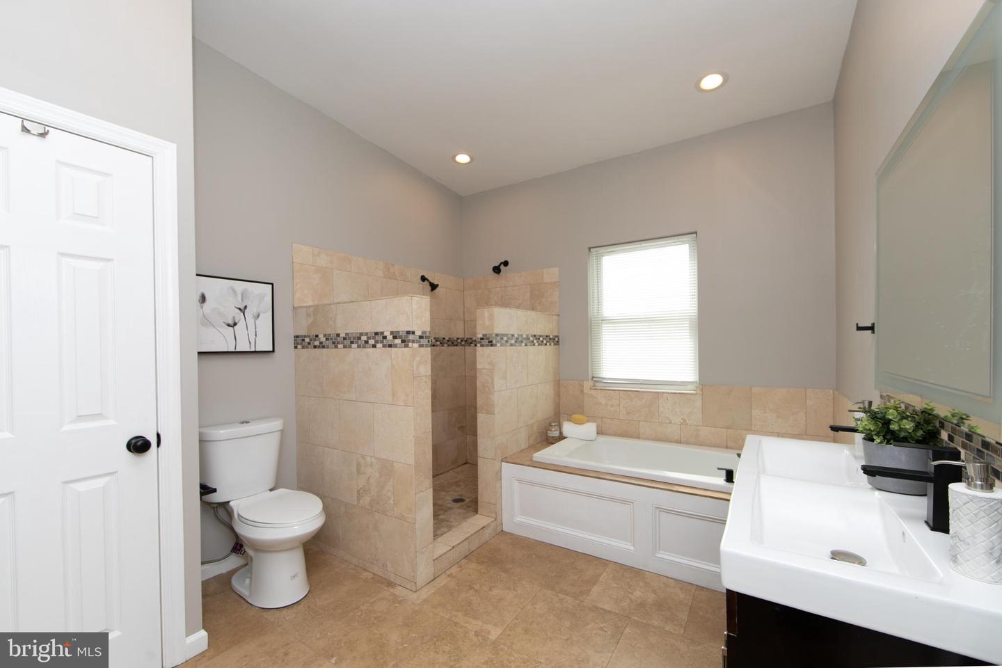 2537 Salmon St Property Photo 40