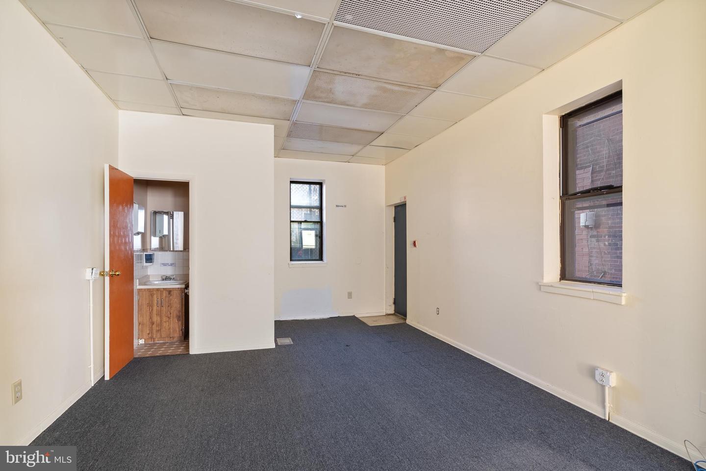 709 E Passyunk Ave Property Photo 12
