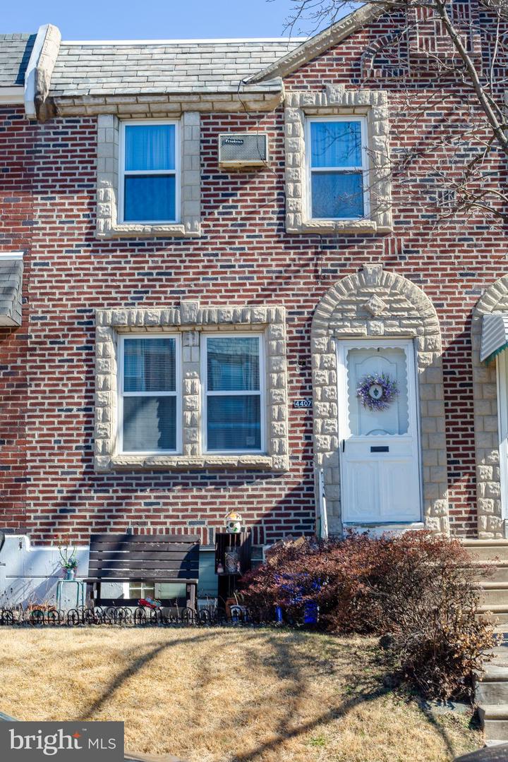 4407 Vista St Property Photo 1