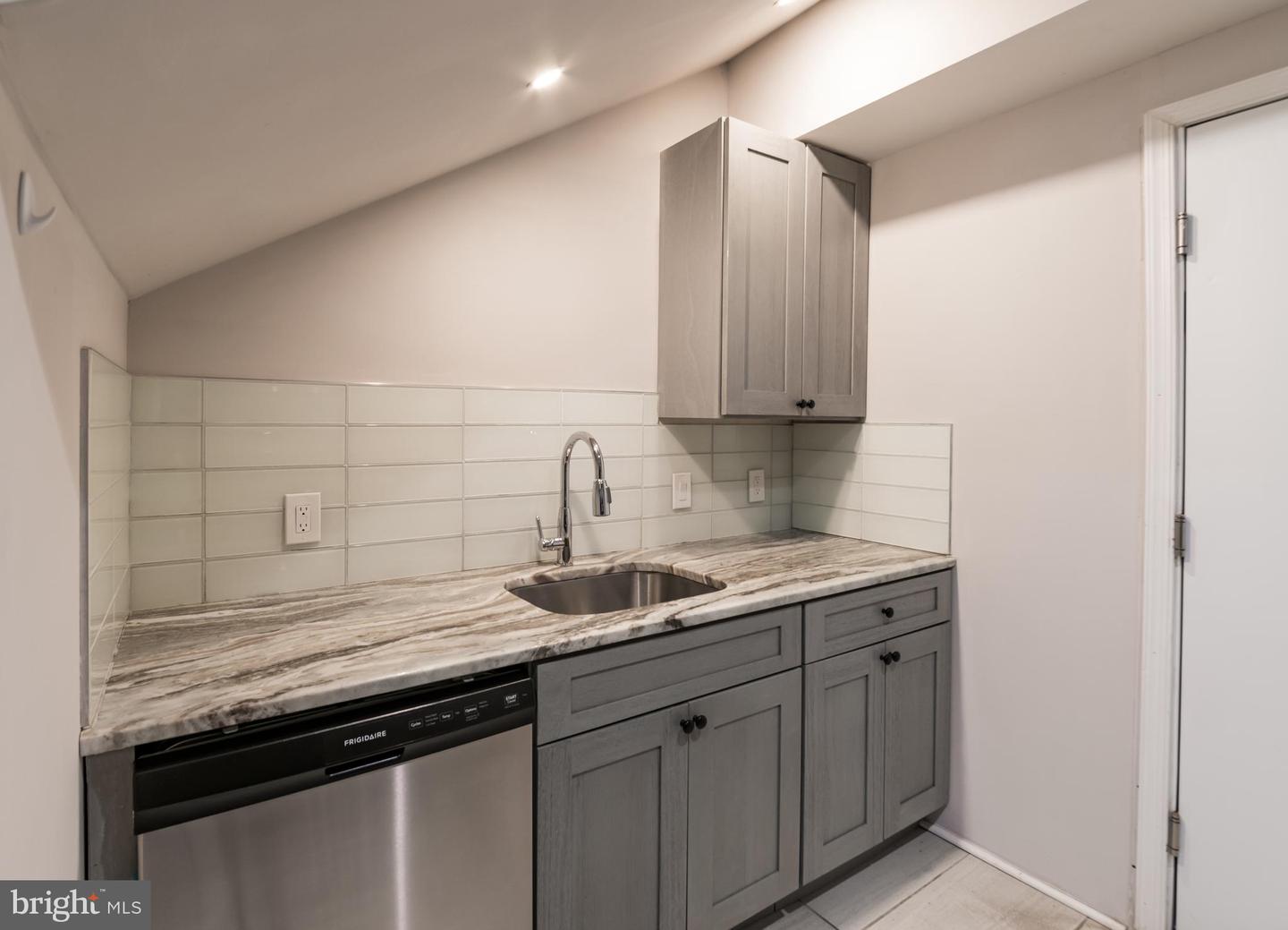 46 S 44th St #unit 1 Property Photo