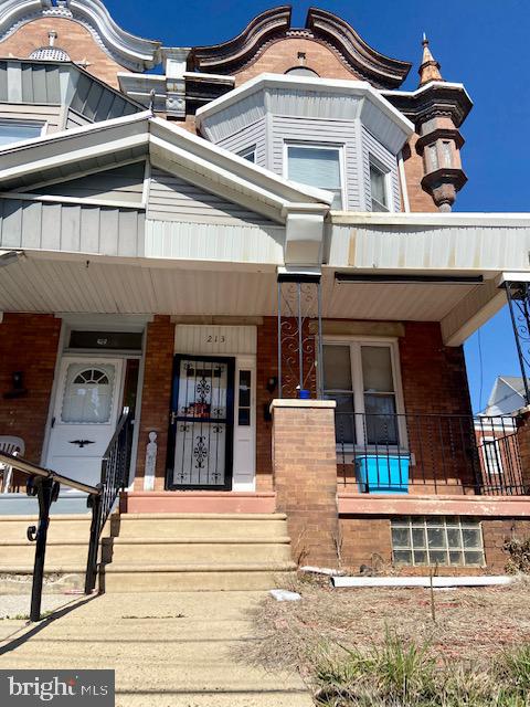 213 W Abbottsford Ave Property Photo