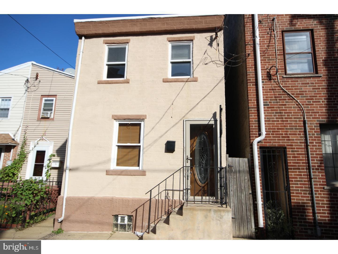 1435 E Oxford St Property Photo 1