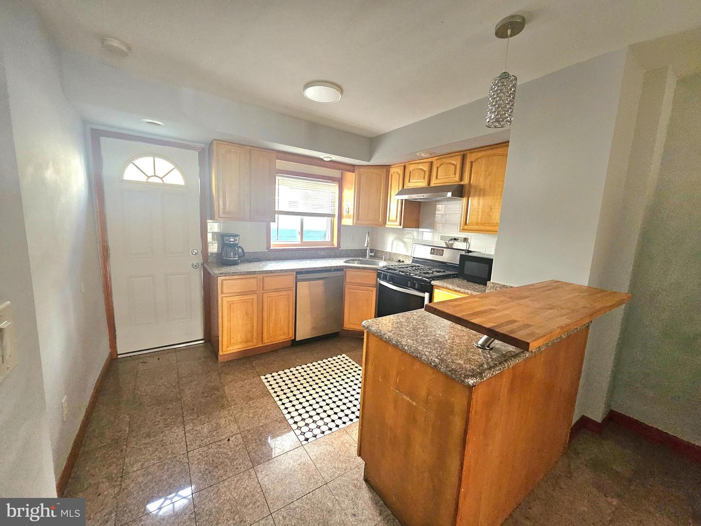 107 Porter St Property Photo 5