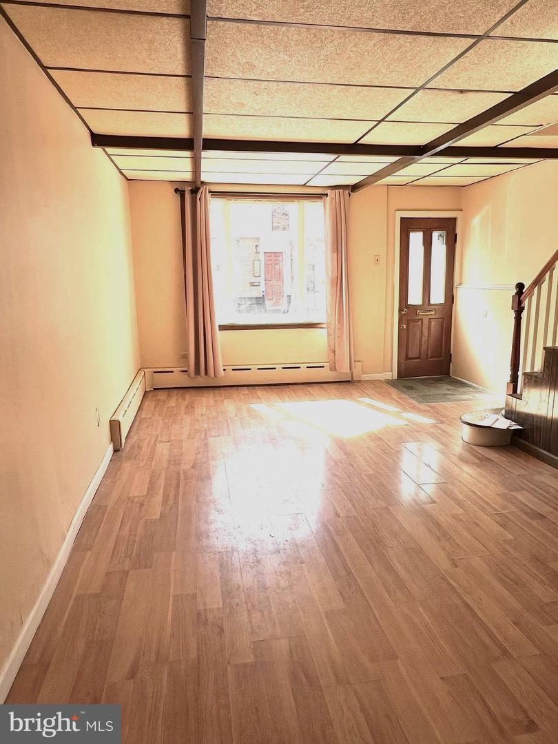 119 Tree St Property Photo 2