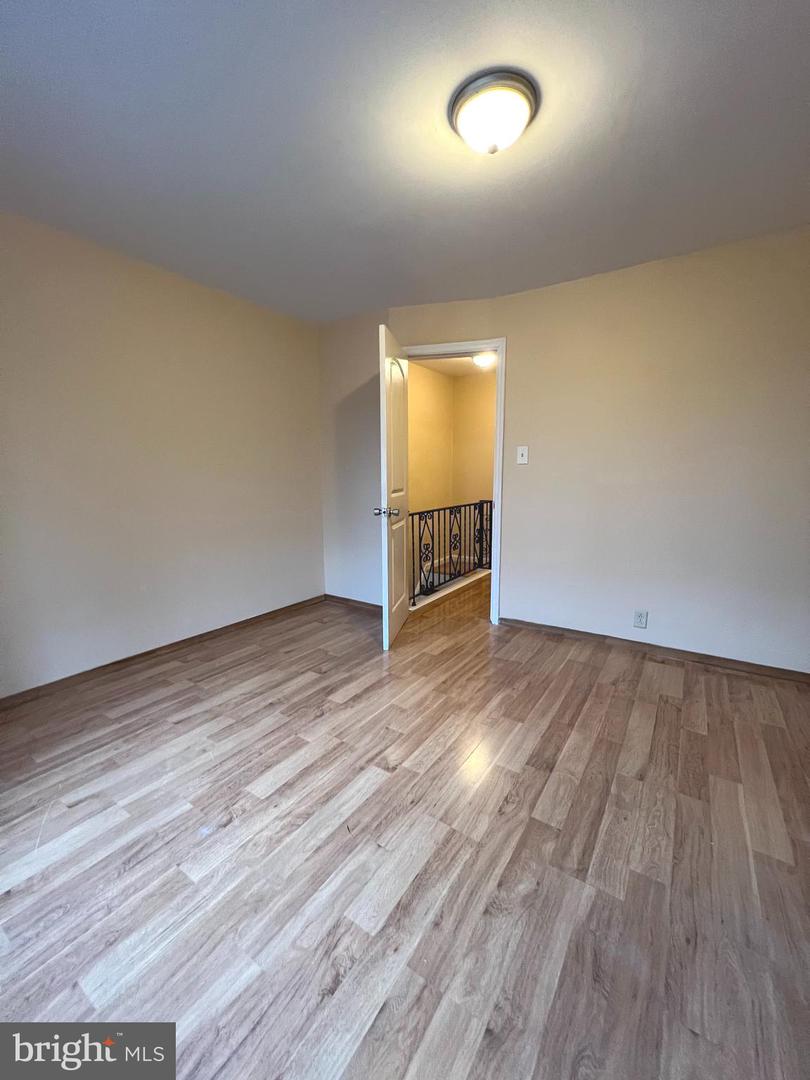 119 Tree St Property Photo 6