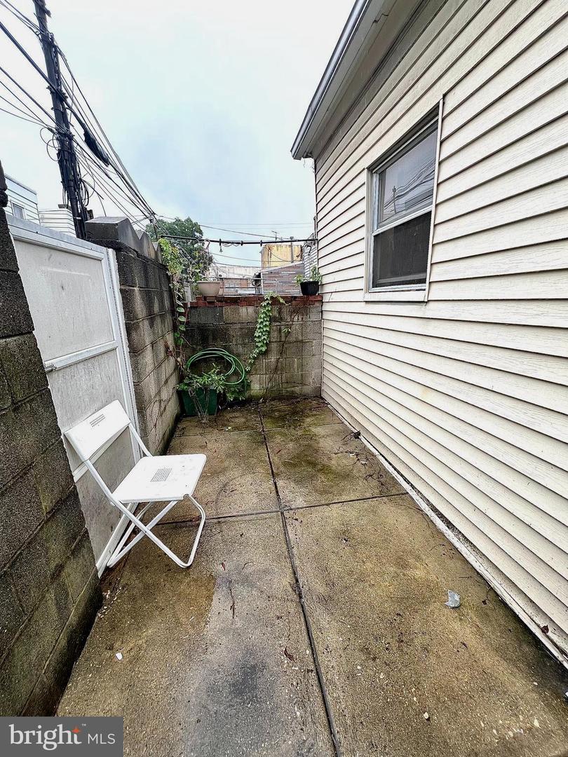 119 Tree St Property Photo 12