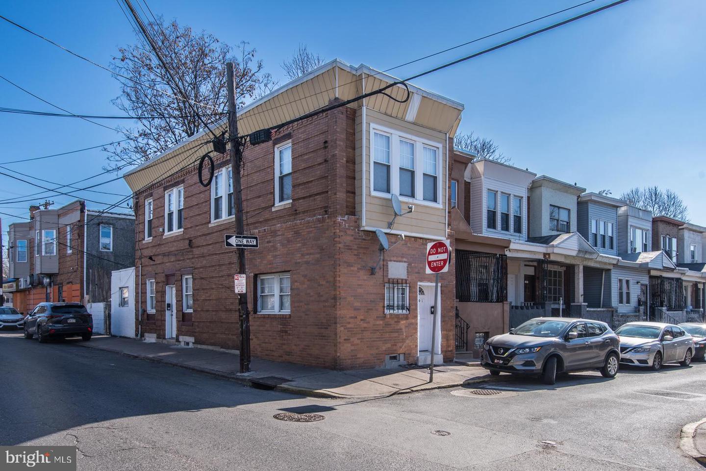 1901 BERKSHIRE ST Property Photo 1