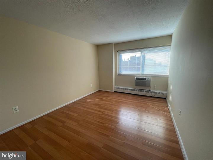 2101-17 Chestnut St #1413 Property Photo 6