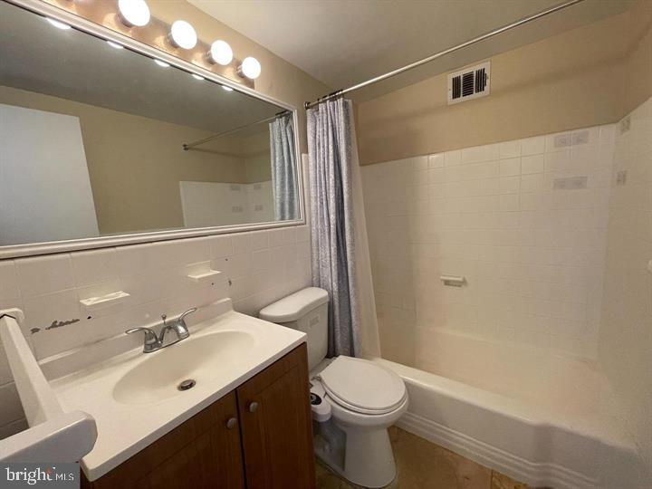 2101-17 Chestnut St #1413 Property Photo 8