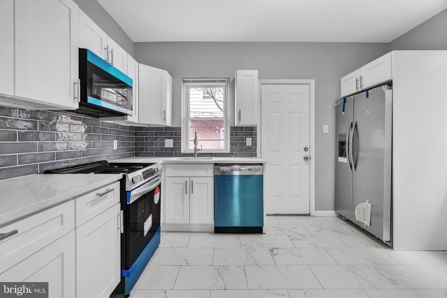 5745 Addison St Property Photo 13