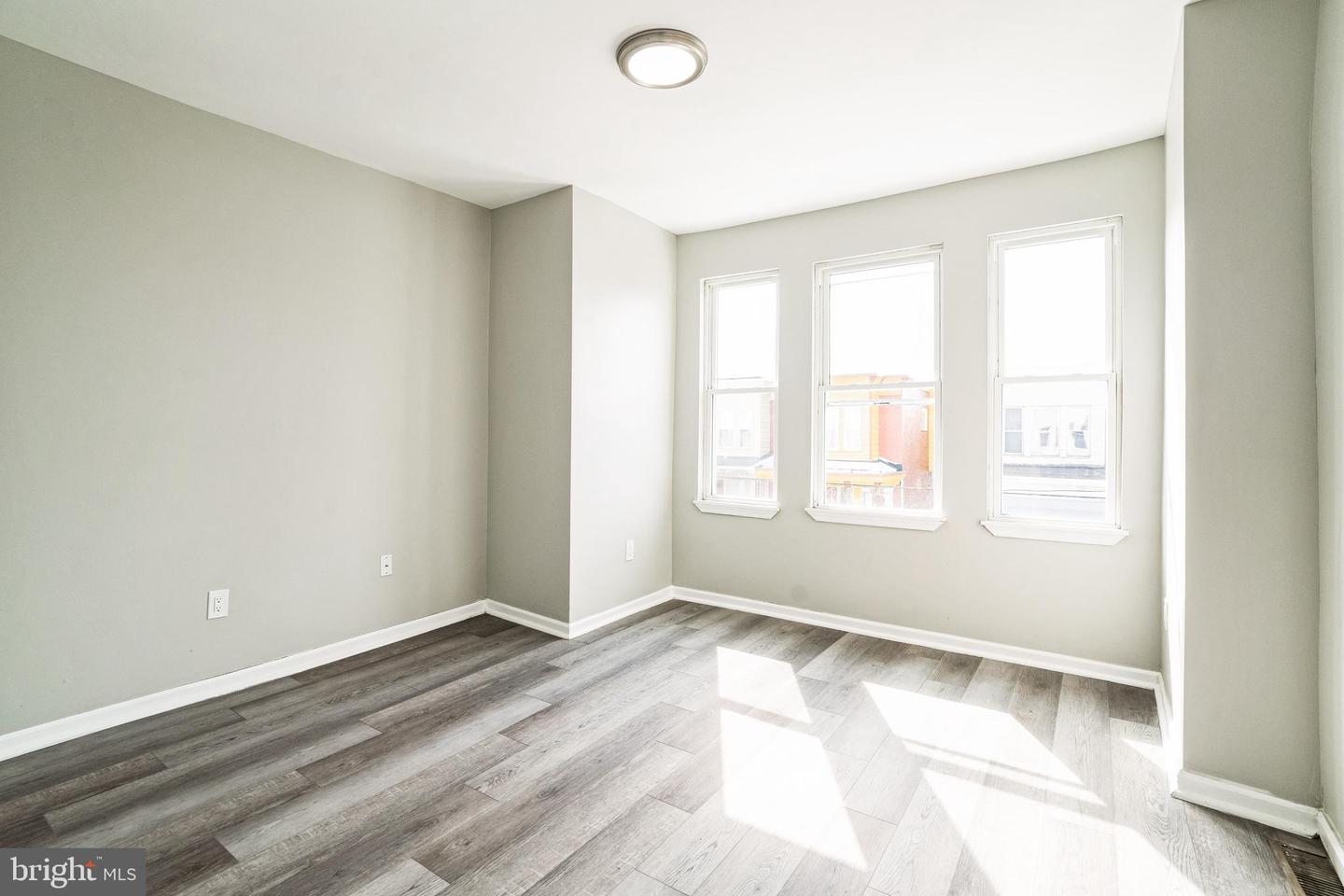 5745 Addison St Property Photo 16