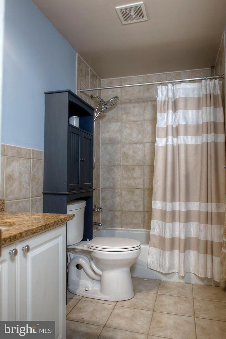 250 S 13th St #10e Property Photo 15