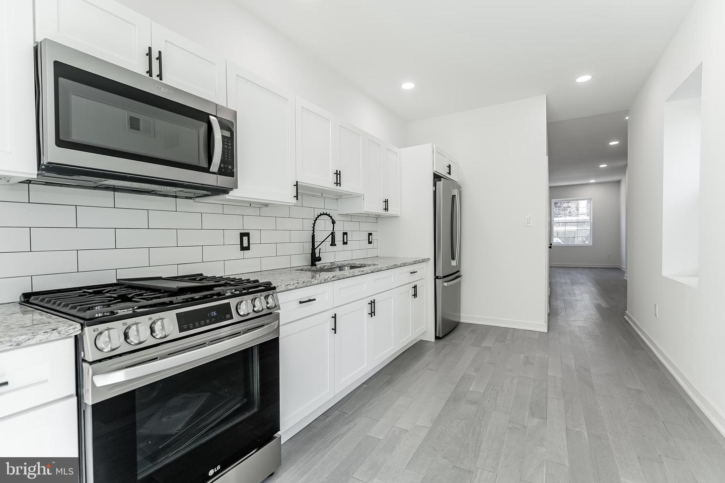 912 N 30th St Property Photo