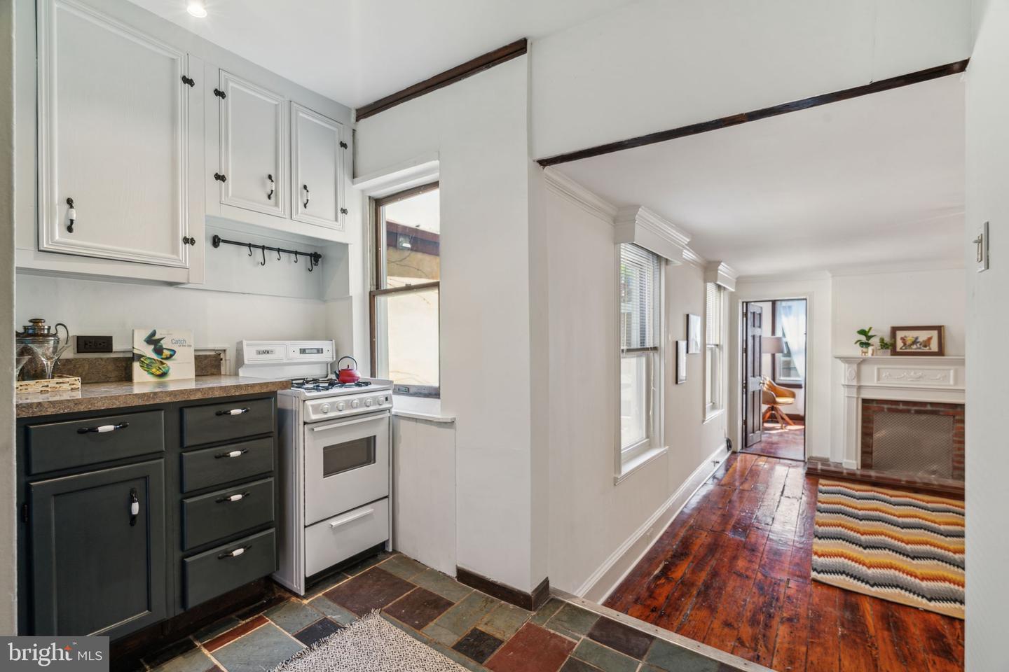 2104 Green St Property Photo 12