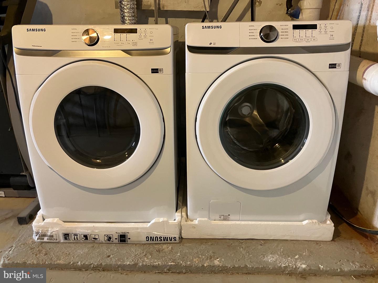 1920 Fontain St Property Photo 14