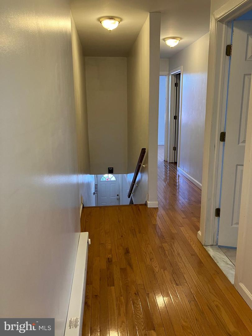 1920 Fontain St Property Photo 18