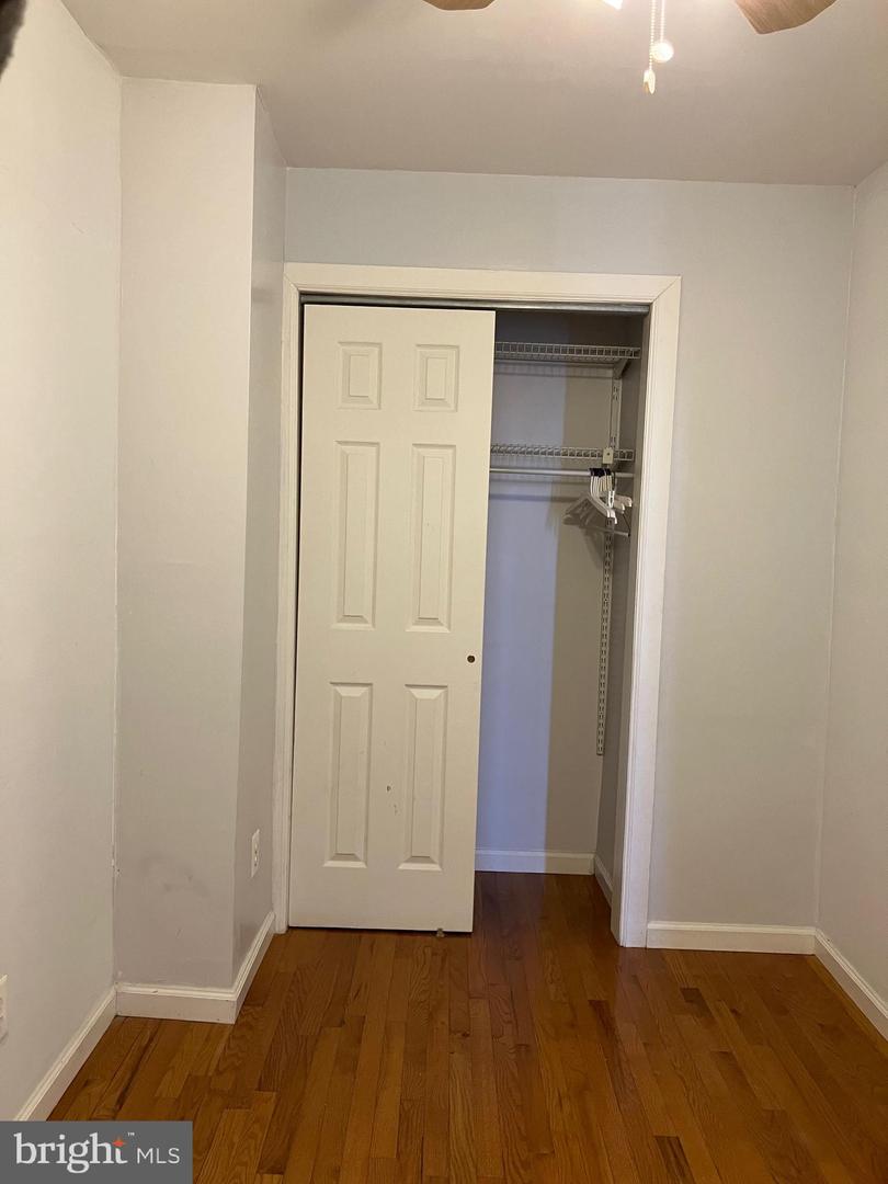 1920 Fontain St Property Photo 23