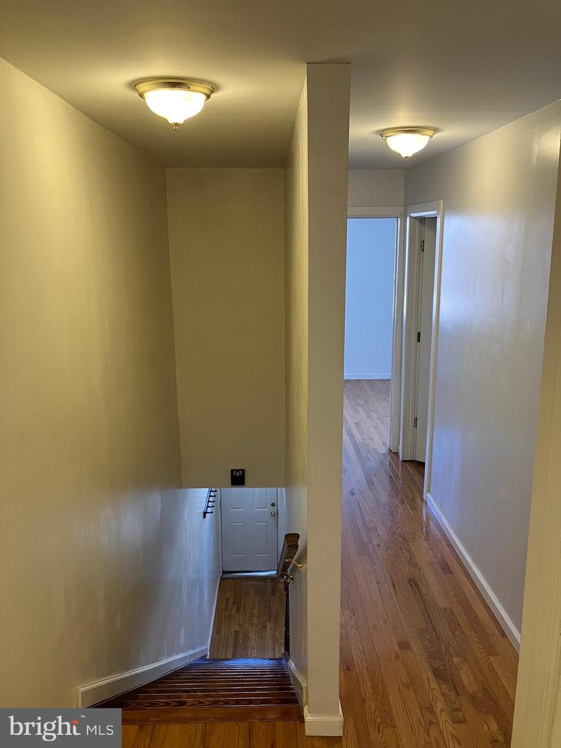 1920 Fontain St Property Photo 28