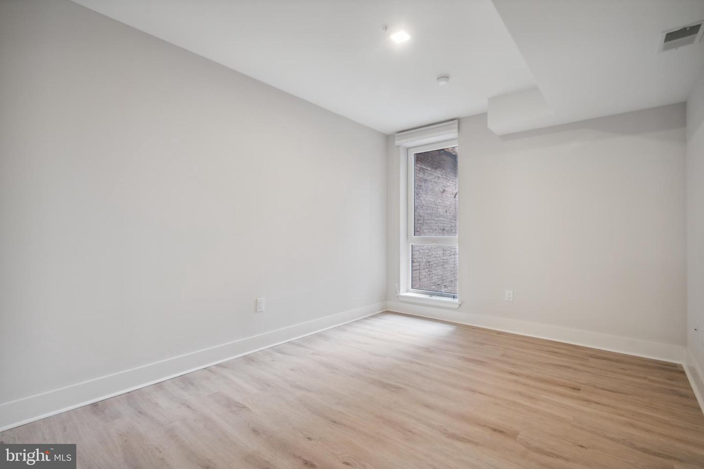 1805 N Howard St #201 Property Photo 6