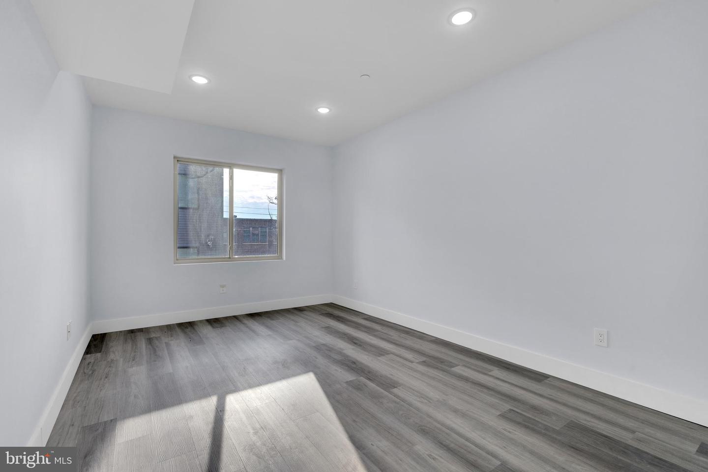 2255 N Delhi St Property Photo 8