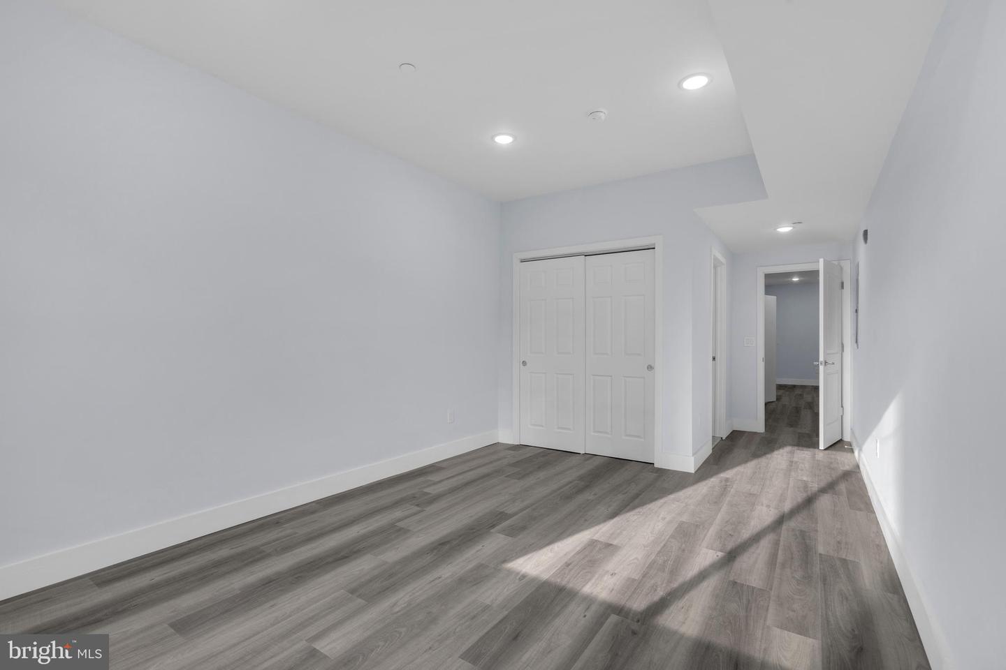 2255 N Delhi St Property Photo 9